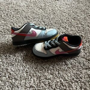 Kids’ Unisex Nike Dunk Low SE TD Dance Colorway Sneakers Size 9